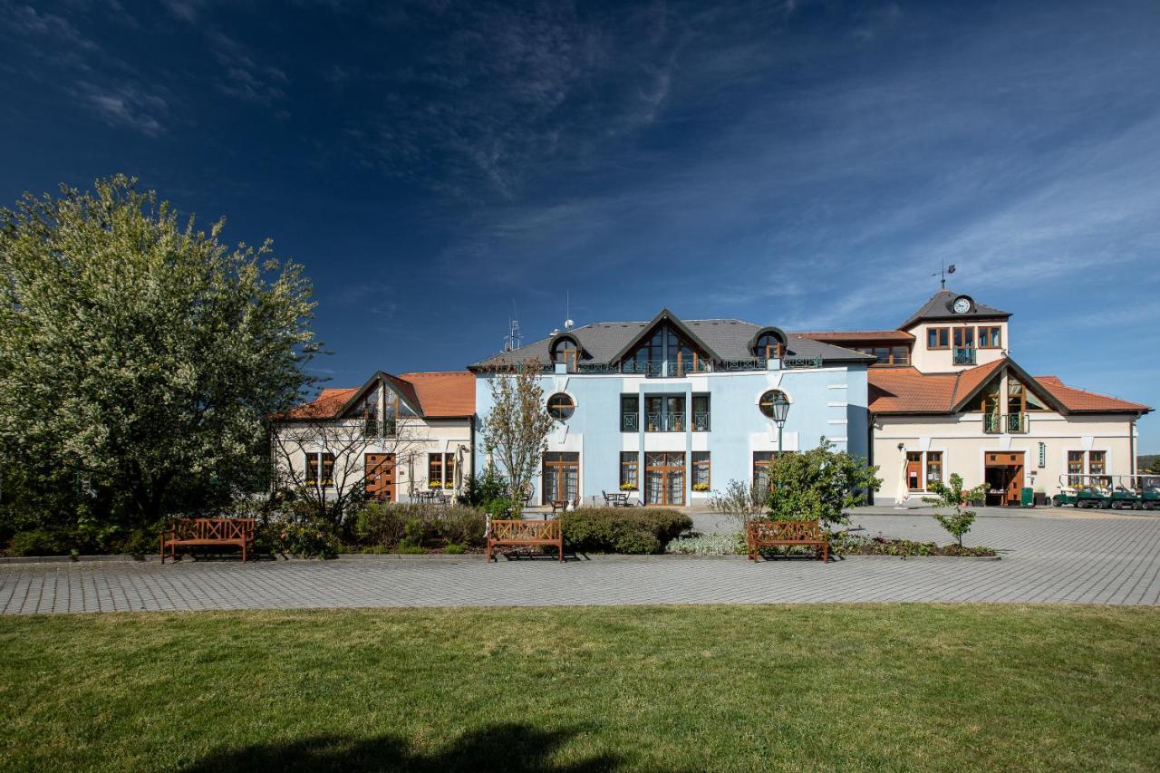 Darovansky Dvur - Wellness & Golf Hotel Břasy Exterior foto