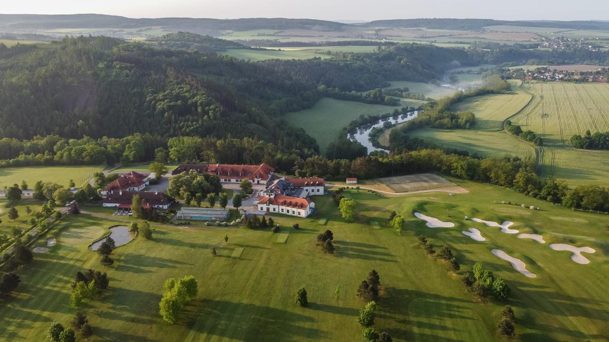 Darovansky Dvur - Wellness & Golf Hotel Břasy Exterior foto